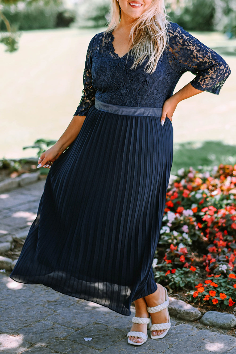 Blue Lace Scalloped V Neck 3/4 Sleeves Pleated Tulle Plus Maxi Dress